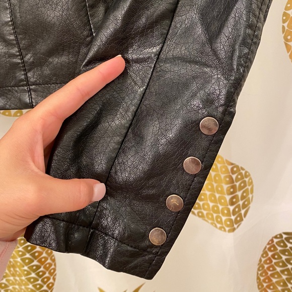 Black VEGAN leather jacket- Small - Picture 10 of 10